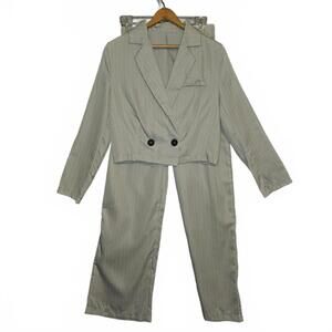 Women's classic grey /white pin stripe 2 pcs pantsuit. M